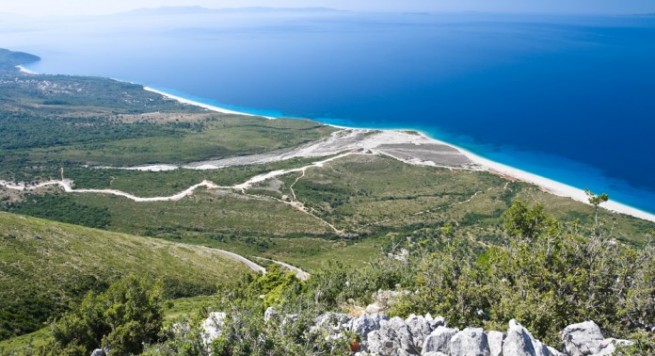“Shqipëria, historia e tmerrshme e një vendi të mrekullueshëm”