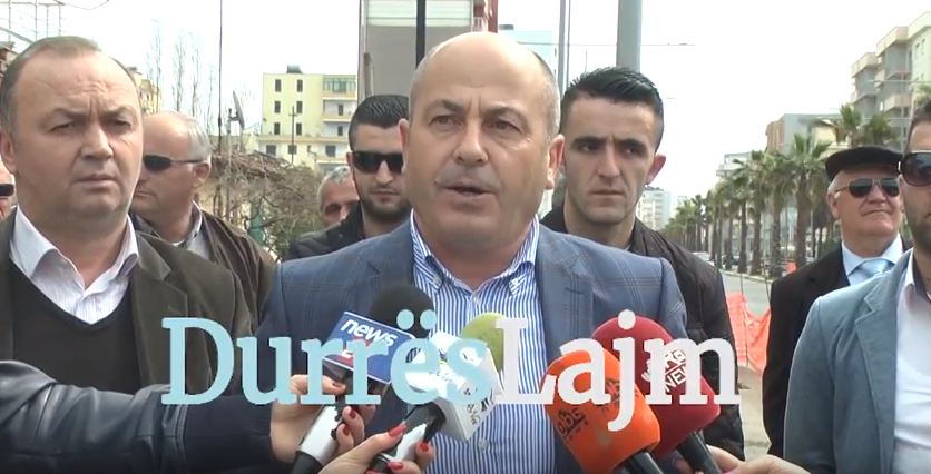 Stafa denoncon rehabilitimin e rrugës së Plazhit: Po vjedhin paratë e durrsakëve (Video)