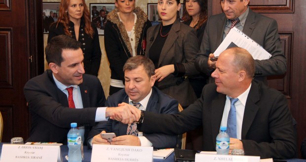 Miratohen pagat për kryebashkiakët, ja sa paguhen Veliaj e Dako