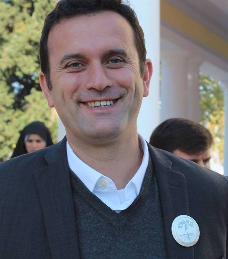 Dom Gjergj Meta kundër Ramës: Kushtet nuk janë për mësime feje