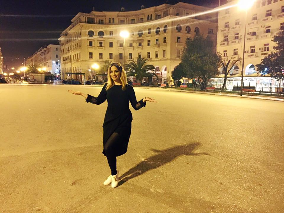 Rozana luan ‘kukafshehti’ me të dashurin (Foto)