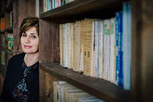Shkrimtarja brilante durrsake, librat e saj literaturë për studentët në Itali