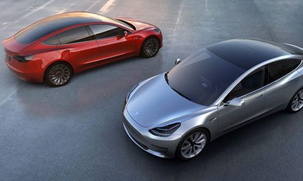 Tesla Motors publikon Model 3