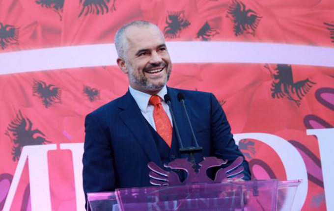 Vlorë, kryeministri Rama: Detit i ka hije vala, burrit i ka hije fjala