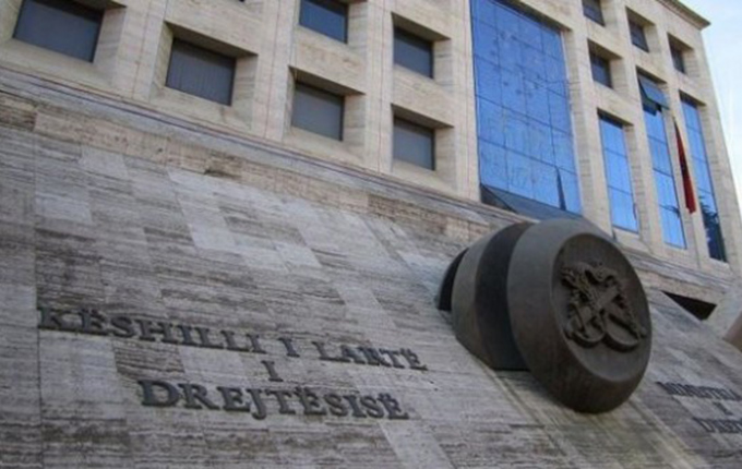 Tiranë, KLD u shpërndan gjyqtarëve formularin e vetëdeklarimit për dekriminalizimin