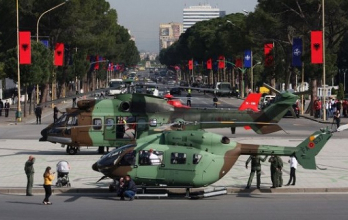 Tiranë, shtatë vjet në NATO, publiku sheh nga afër modernizimin e Forcave të Armatosura
