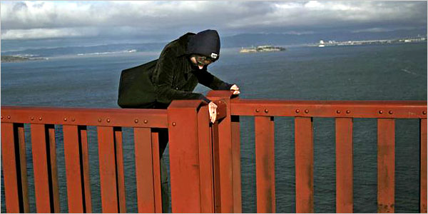 Shqiptarja tenton vetëvrasjen, policia i shpëton jetën