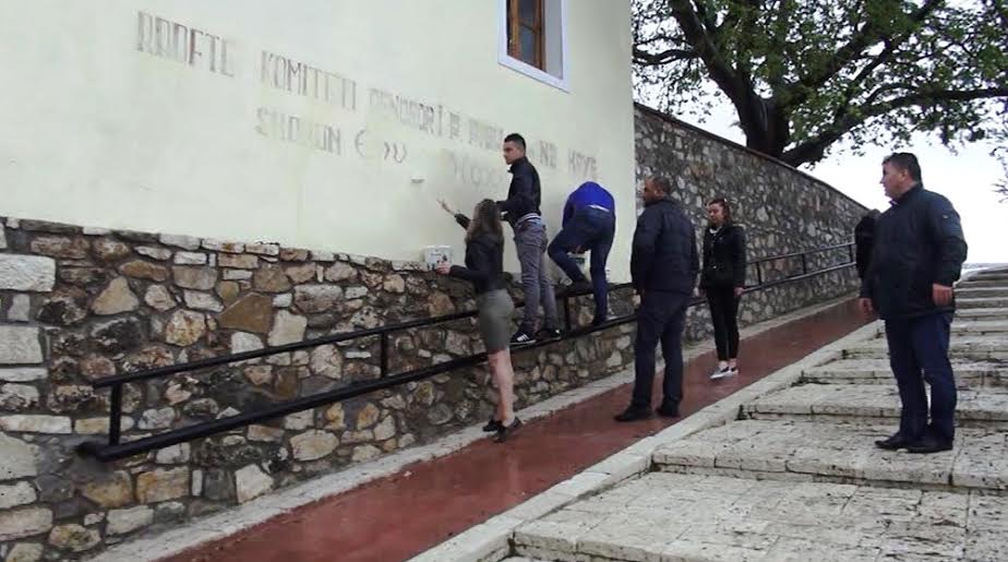 Parullat për Enverin, deputeti: I shërbejnë turizmit