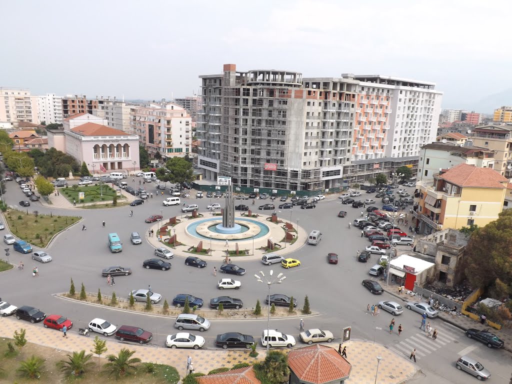 Shkëmbim zjarri mes dy makinave në qendër të Shkodrës