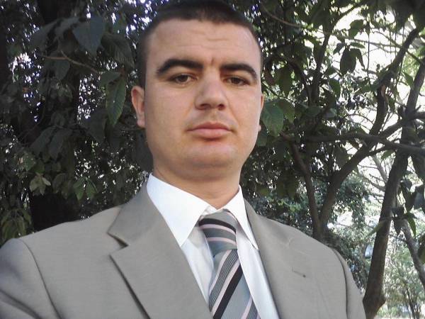 Gardisti vrau gruan pas debatit për karikuesin e telefonit