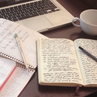 Studim/ Të mbajmë shënime me dorë apo me kompjuter?