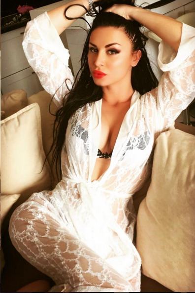 Vajza e Eli Farës, vjen me video provokuese (Video)