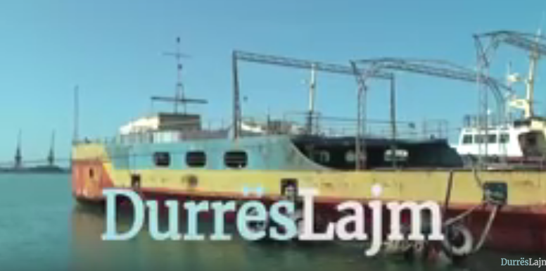 Anijet e sekuestruara në port rrezikojnë mbytjen (video)