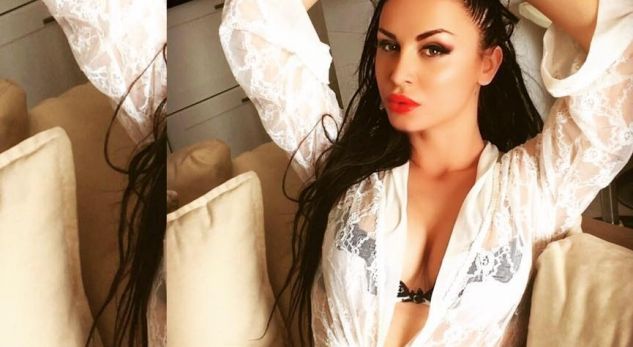 Marina nuk i reziston rrezeve të diellit