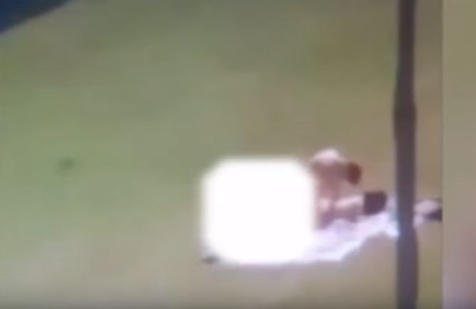 Seks në publik (VIDEO +18)