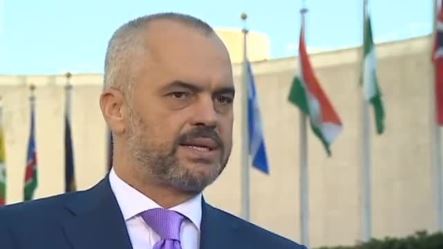 Kryeministri te Zëri i Amerikës: Korrupsioni nuk ikën me magji