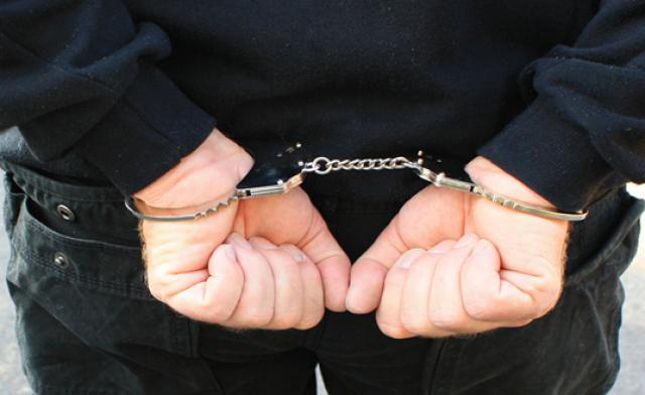 Kapet në kufi 35-vjeçari nga Durrësi, ishte dënuar me 10 vite burg në Itali