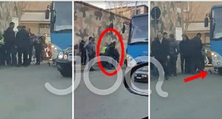 Autobusi përplas qytetarin, biçikleta ngec nën rrota