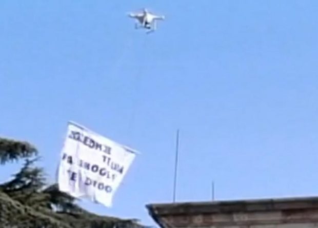 Protestuesit ngrenë dronin mbi Kryeministri, ja mesazhi për Ramën