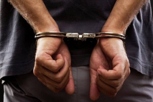 Kapet trafikanti i fëmijëve me 3 emra, e presin 13 vjet burg