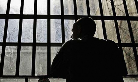 DETAJET/ Vret veten në burgun 302 në Tiranë 22-vjeçari