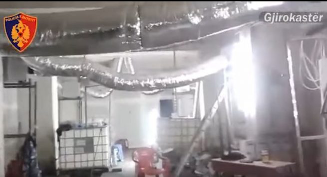 Kapen 2 vëllezërit pronarë të magazinës me 28 thasë kanabis