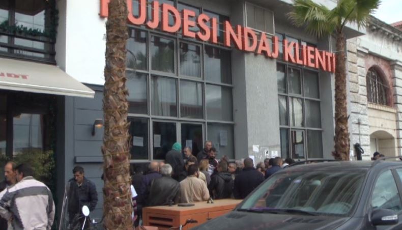 Qytetarët e Durrësit: OSHEE po na nxin jetën!