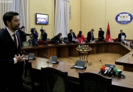 Balla, Shkëlzen Berishës: Dil jashtë!