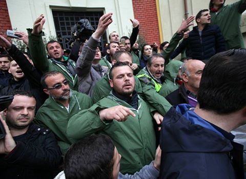 Përzunë Bashën nga protesta, Blushi: Protestuesit e Zharrëzës janë heronj