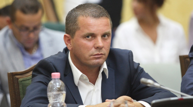 Prokuroria kërkon heqjen e mandatit për Armando Prengën