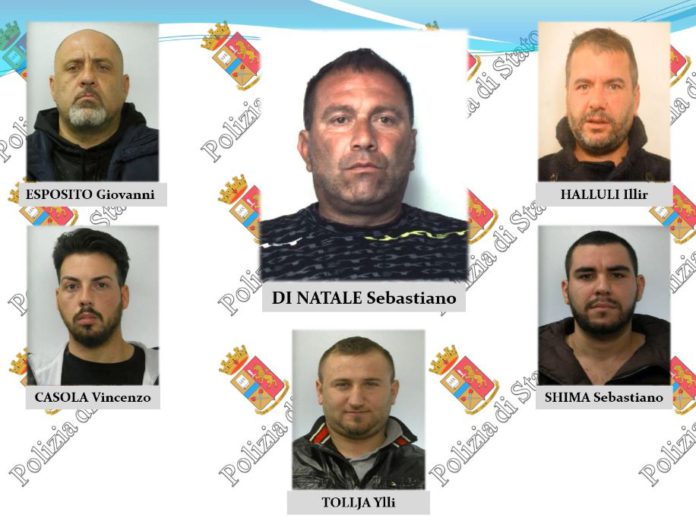 EMRAT/ Shkatërrohet banda e drogës, 3 shqiptarë në pranga (FOTO)