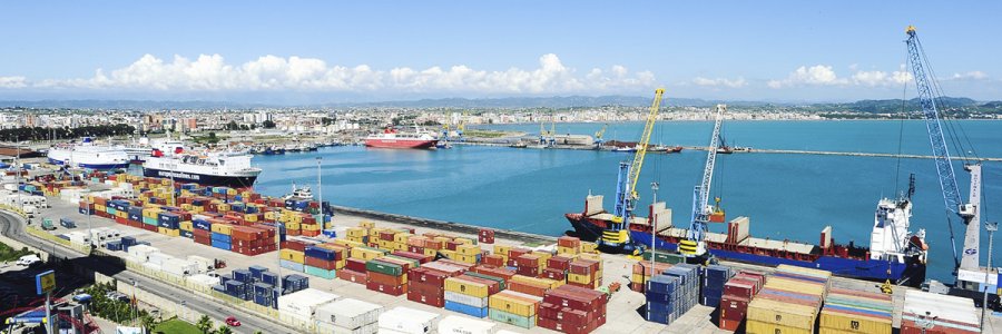 1400 kontenierë me lëndë kimike u zhdukën kur zbritën në Durrës