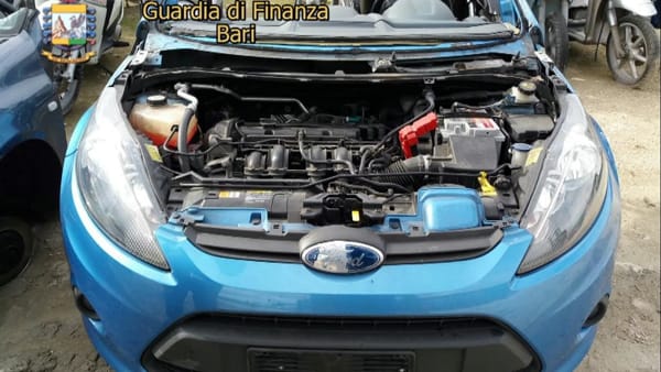 Plehrat italiane mësyjnë portin e Durrësit