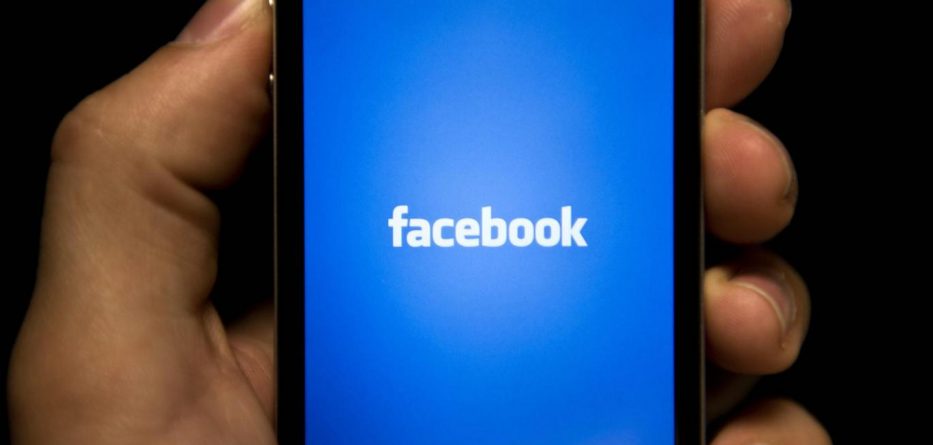 Facebook “përjashton” përdoruesit nga llogaritë e tyre
