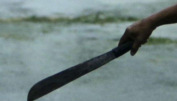 Sherr me hanxhar mes 2 personave, kundërshtojnë edhe policët