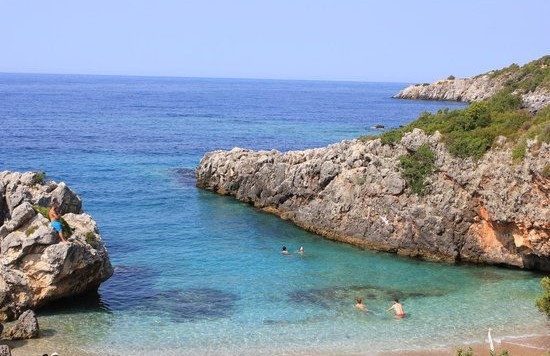 Me dokumente false bëhet pronar toke me vlerë 1.7 mln euro