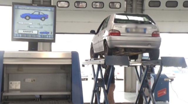 “Kolaudimi”/ Merrnin deri në 15 mijë lekë për makinat, 6 në pranga