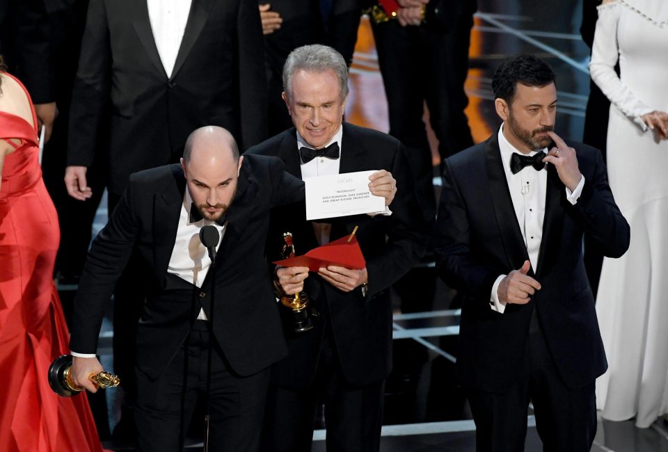 Gafa më e madhe në historinë e “Oscar”-ëve , shpallet fituesi i gabuar (VIDEO)