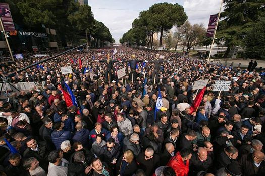 Protesta e PD dhe ç’do bëjë Ilir Meta