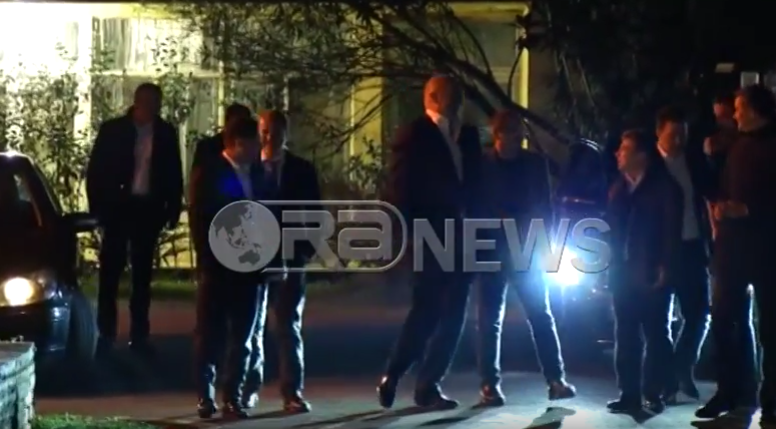 Rama 2 orë takim në darkë me ministrat