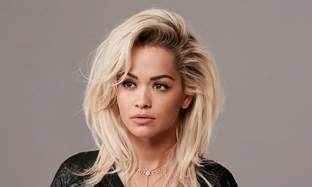 Shikoni si u vesh Rita Ora në varrimin e gazetares së njohur (FOTO)