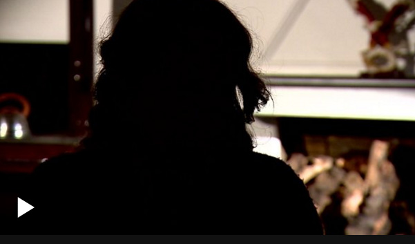 Rrëfimi i dhimbshëm i shqiptares për BBC: Më përdhunuan çdo ditë që 14 vjeçe