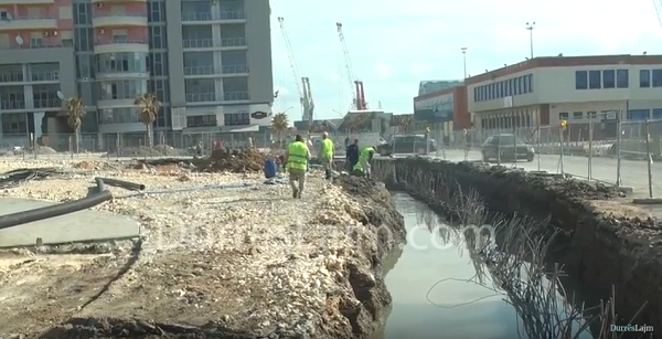 Kompania çan tubacionin gjatë punimeve, “Veliera” mbushet me ujë (VIDEO)