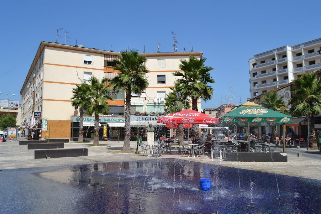 Rrihen shitëset e butikut në mes të Durrësit, përfundojnë në komisariat