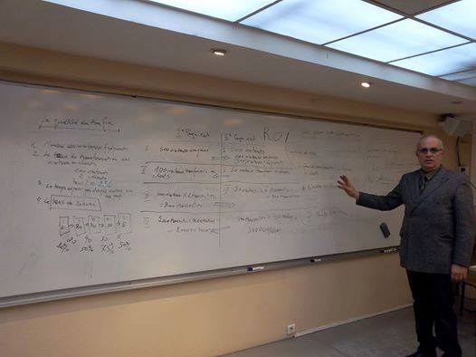 “Mësuesve që pranojnë dhurata, hidhuani në kokë brekët dhe sutjenat”