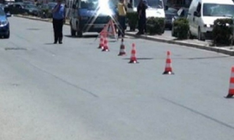 Makina përplas një grua në Durrës