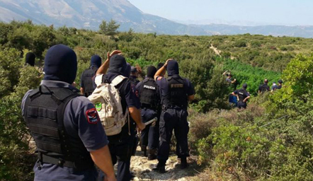 Çfarë po ndodh? Policia zbret në terren në të gjithë vendin