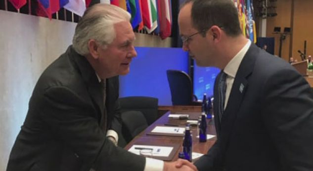 Bushati rikthehet në SHBA, ftesë nga këshilltari i Donald Trump