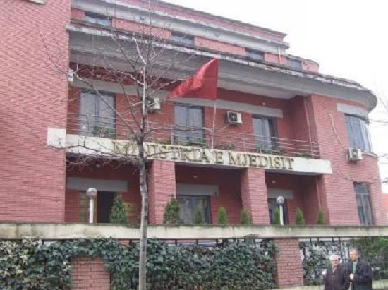 Ministria i përgjigjet AKIP: Humbje të kontejnerëve me mbetje? Nuk kemi dijeni