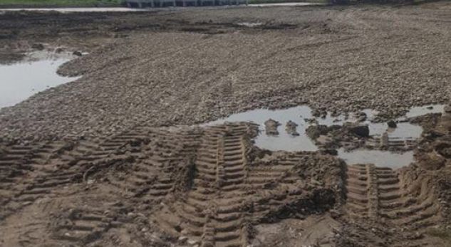 Denoncimi/ “‘I forti’ që po shkatërron plazhin e Golemit” (FOTO)